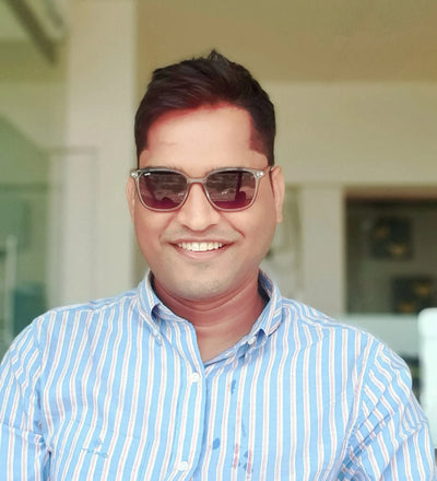 Image of Xovak Studio's dedicated Shopify experts, demonstrating client commitment and collaboration.